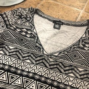 Wet seal V neck shirt